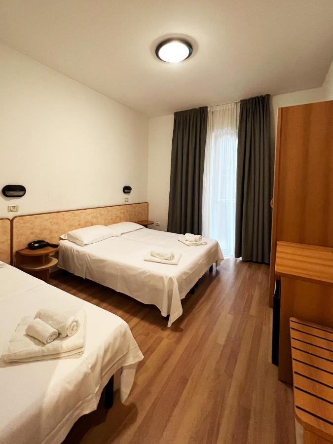 Hotel Little Rimini Esterno foto